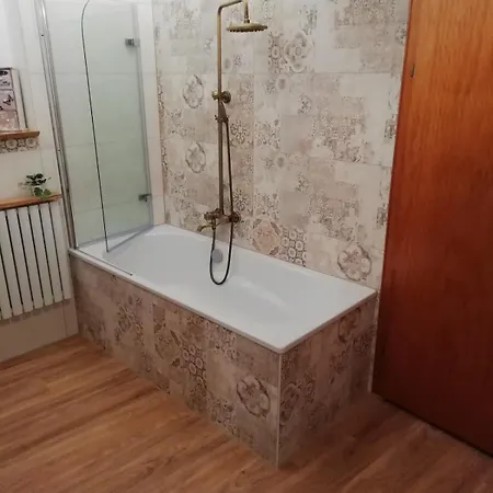 Apartment Furnished House Tla 3 Bedroom 3 Bath *